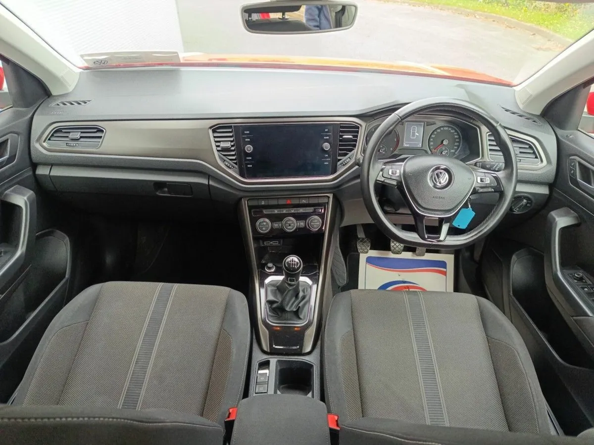 Volkswagen T-Roc 1.6 TDI 115bhp Design Mint - Image 4