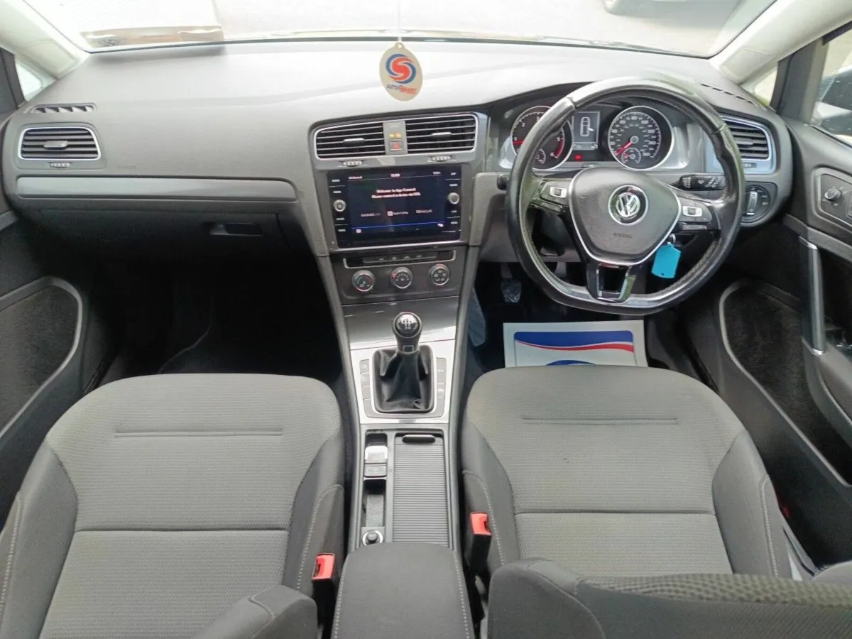 Volkswagen Golf 1.6 TDI SE Bluemotion  115Bhp 5dr - Image 4