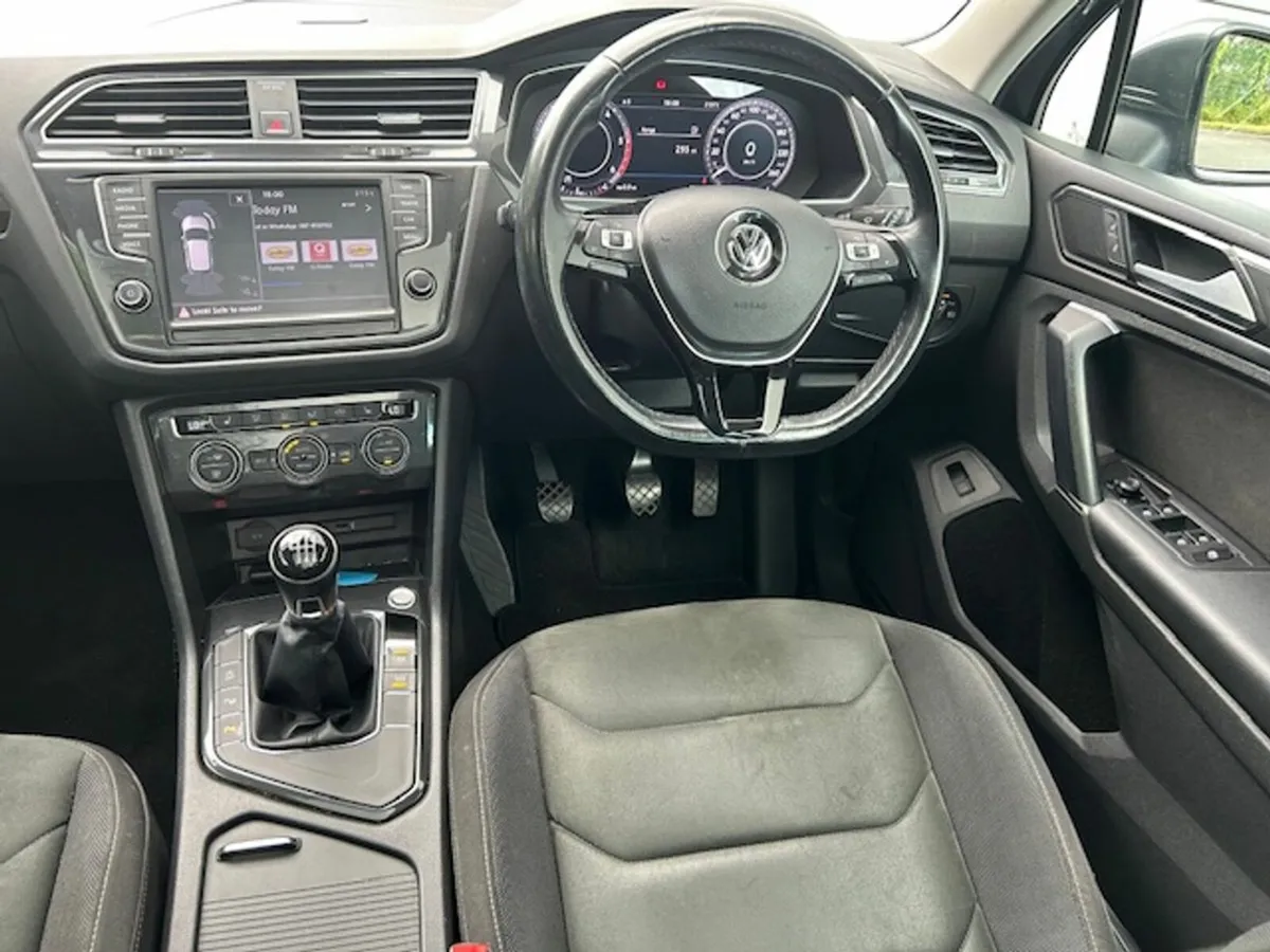 Volkswagen Tiguan 2.0 TDI R-Line 150HP Panoramic S - Image 4