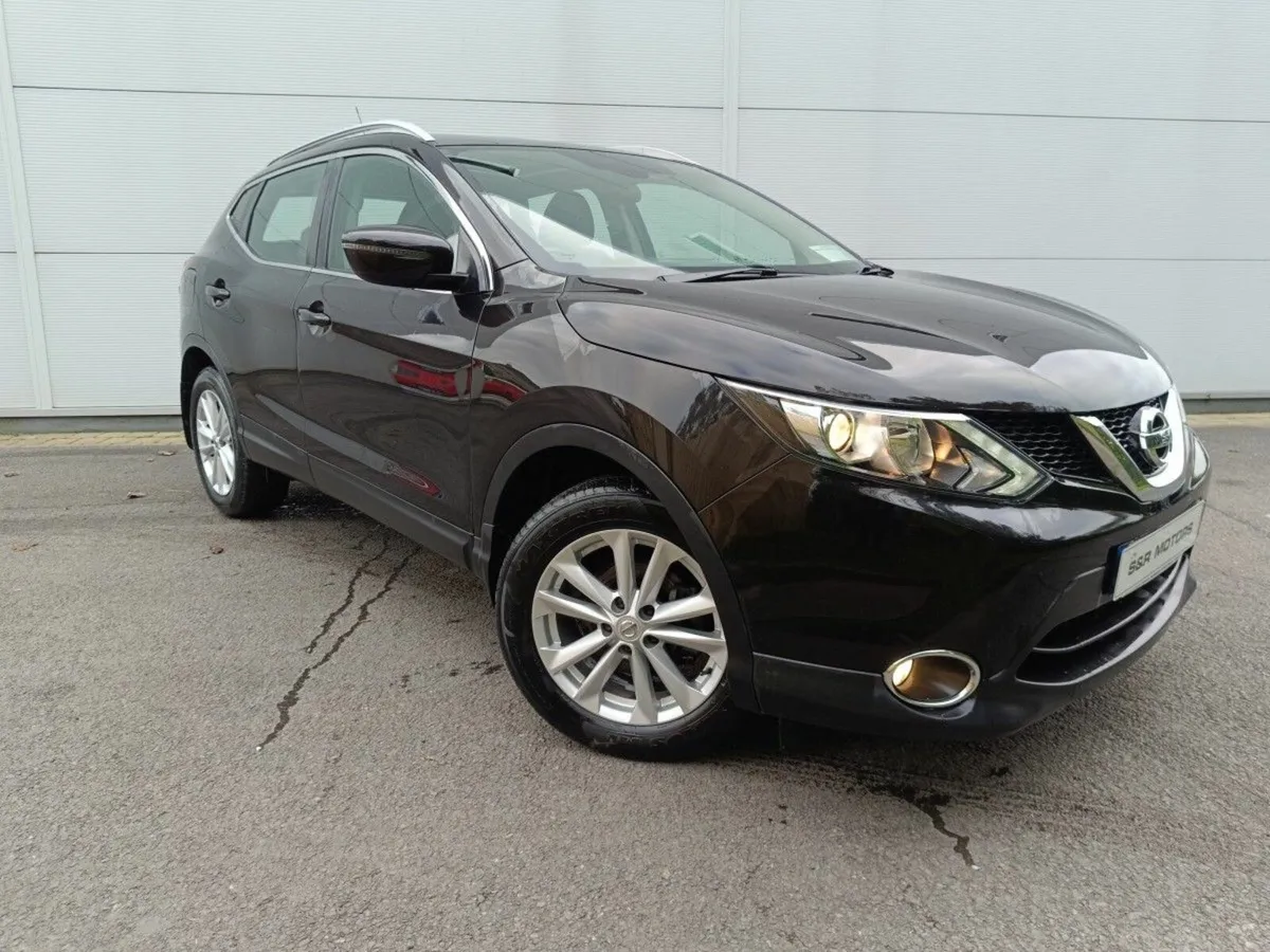 Nissan Qashqai 1.5 DSL SV High Spec Panoramic Roof - Image 1