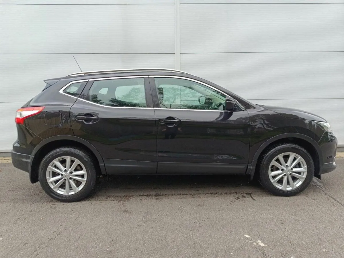 Nissan Qashqai 1.5 DSL SV High Spec Panoramic Roof - Image 2