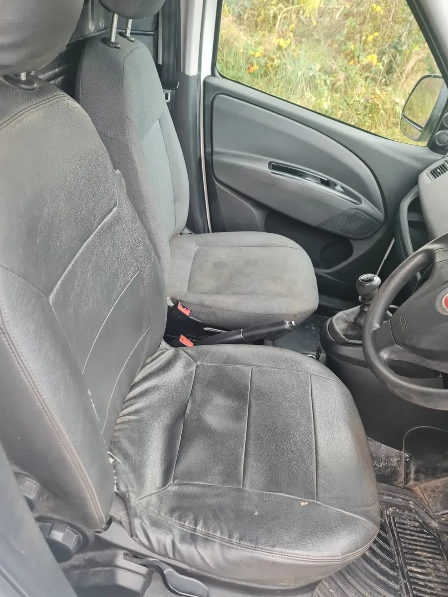 BARGAIN 2016 VAN WITH NEW TEST 7FT IN REAR X 5FT - Image 4