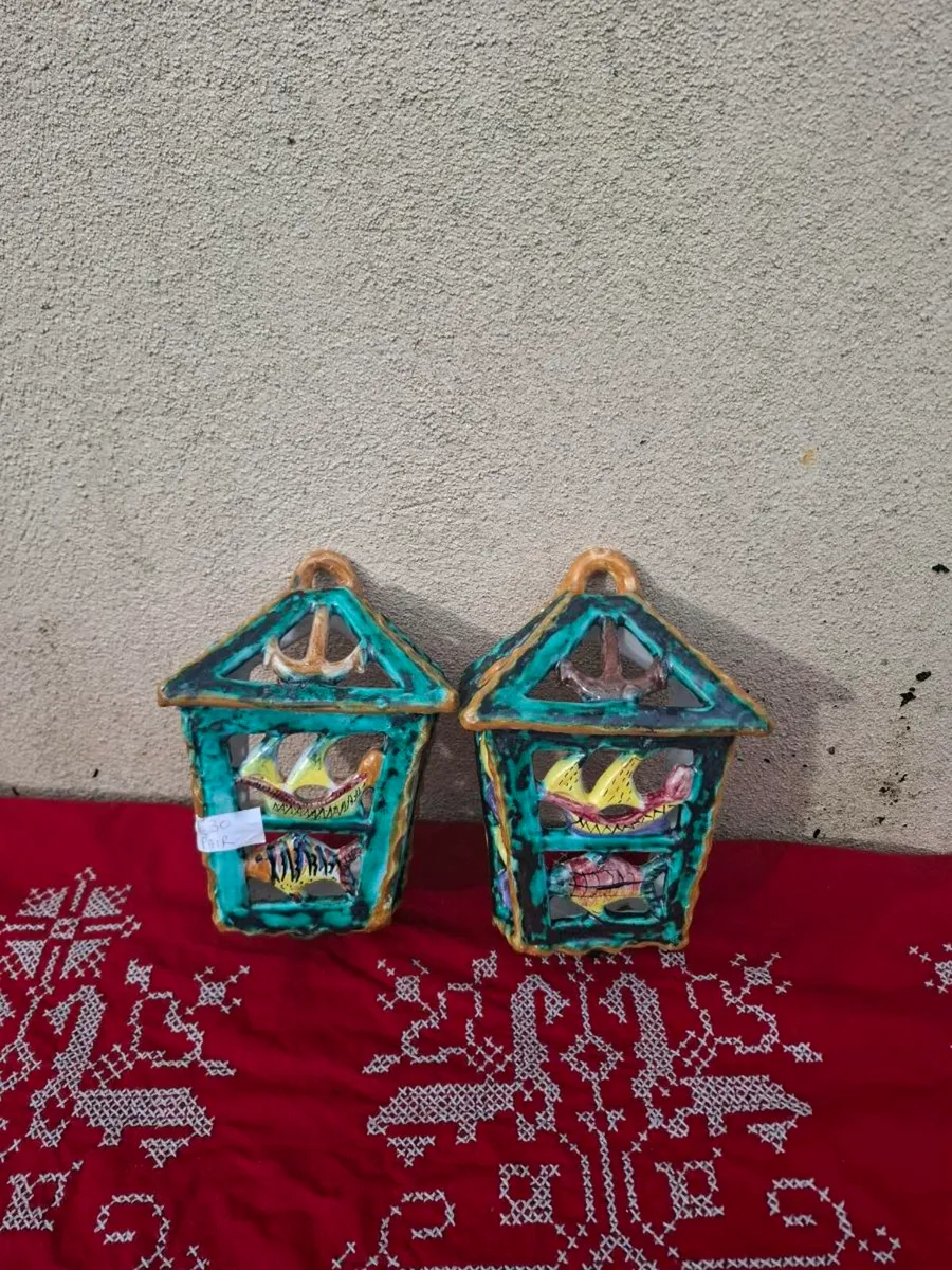 Wall ceramic lamp shades possible to post - Image 1