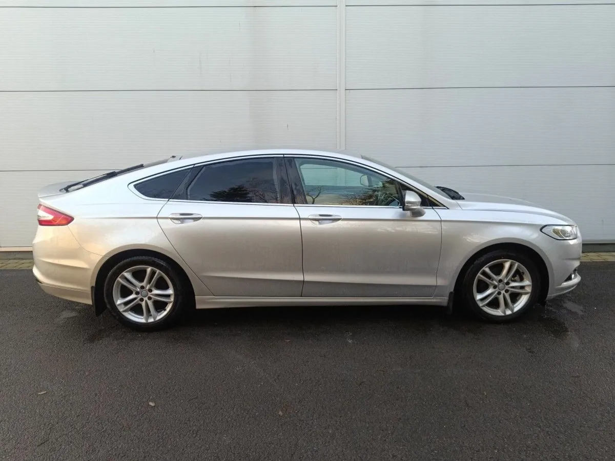 Ford Mondeo 2.0TDCi 150PS Zetec Style - Image 2