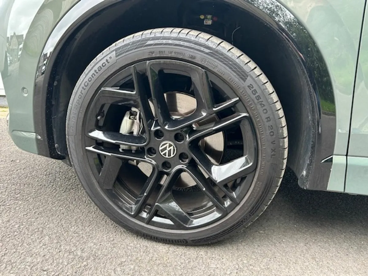 Volkswagen Tiguan 2.0 TDI 150HP R-Line Black Editi - Image 4