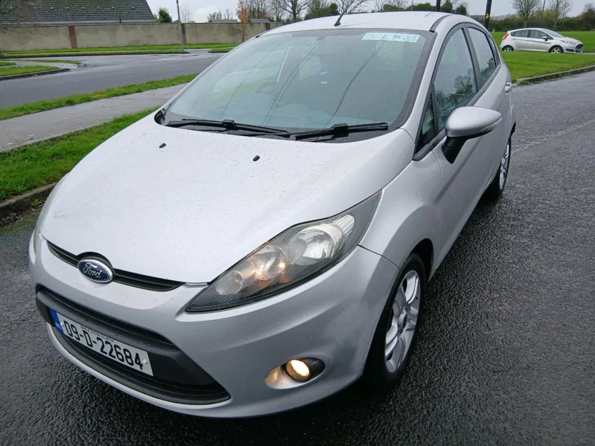 FORD FIESTA 1.2 PETROL SPOTLESS CAR - Image 2