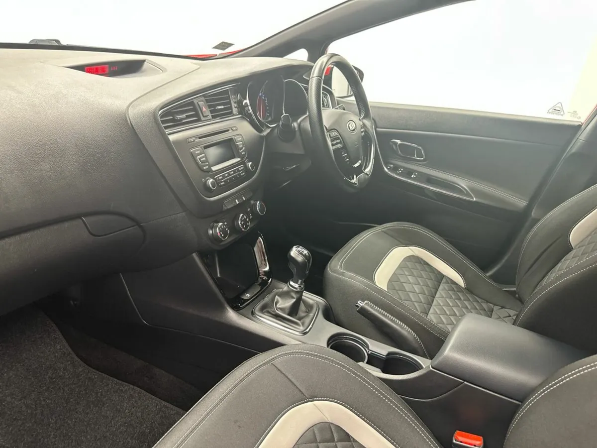 Kia Ceed 1.0 GT LINE *FREE HAMPER* €70 P/W 4YRS - Image 2