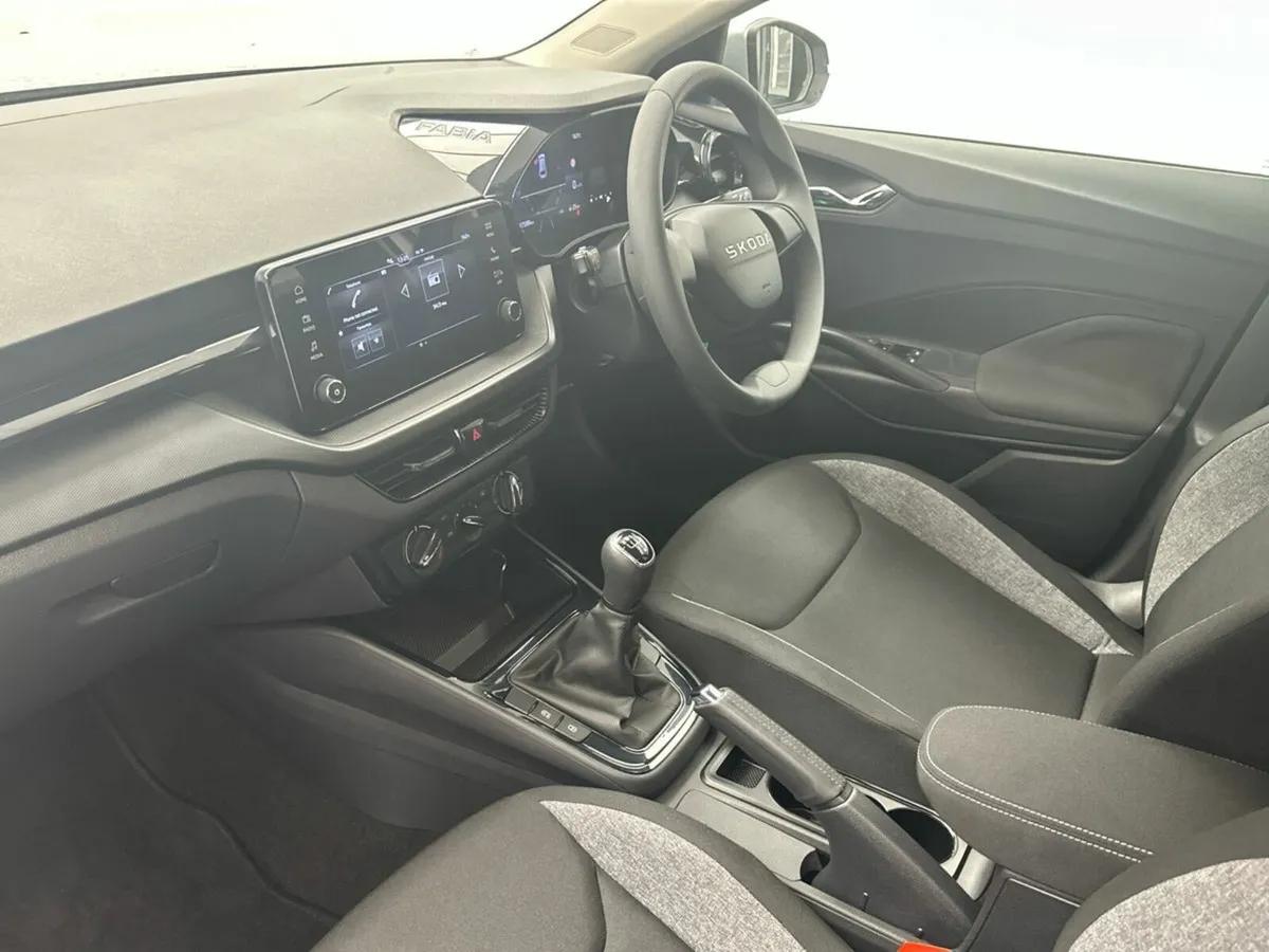 Skoda Fabia 1.0 ESSENCE *FREE HAMPER* €40 P/W ON P - Image 3