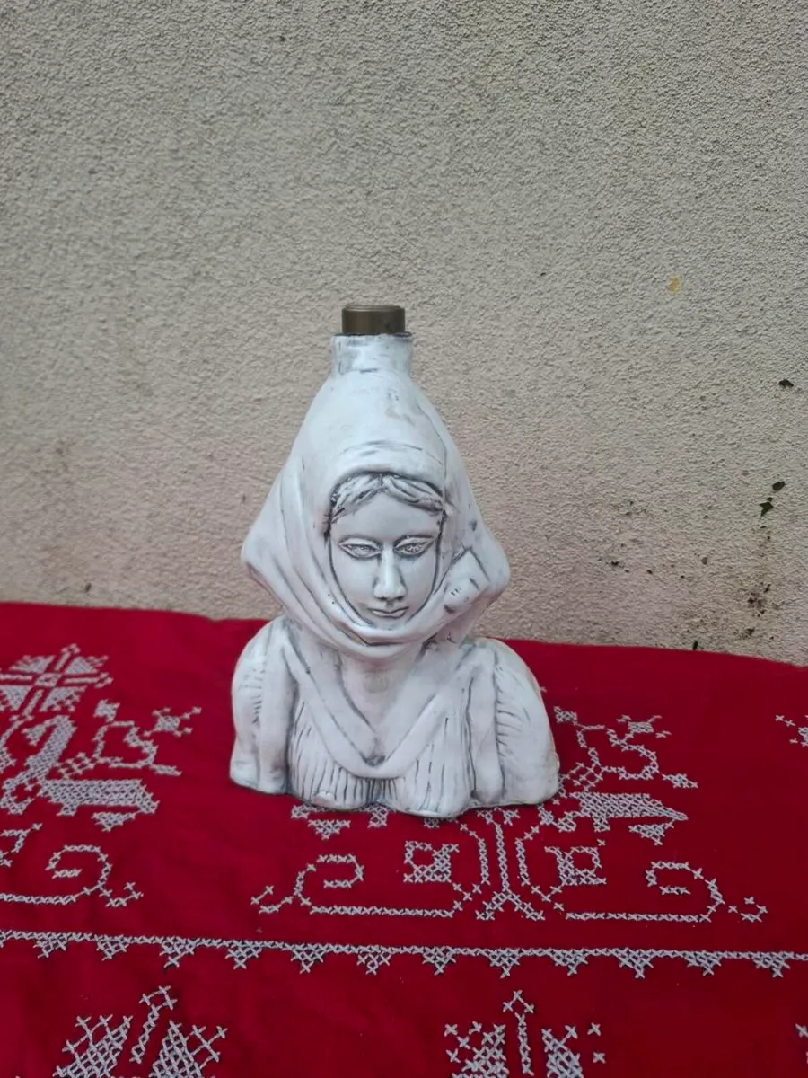 White lady bottle postage possible - Image 1