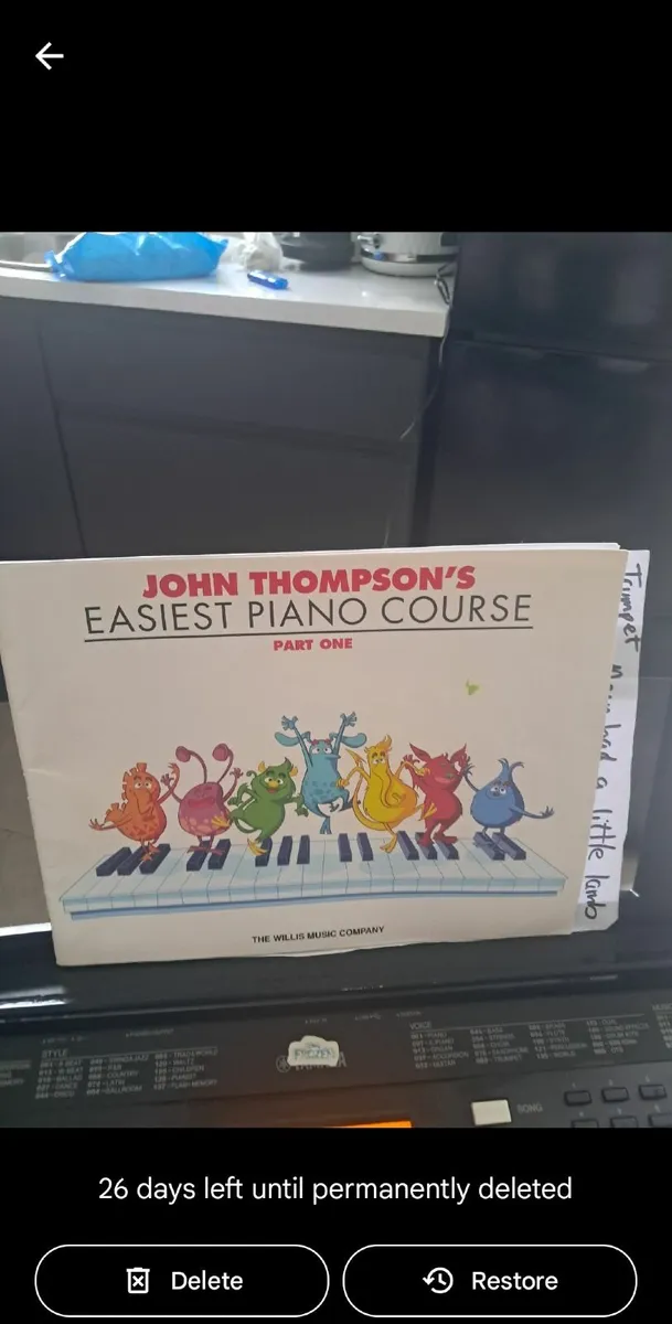 Yamaha keyboard - Image 1