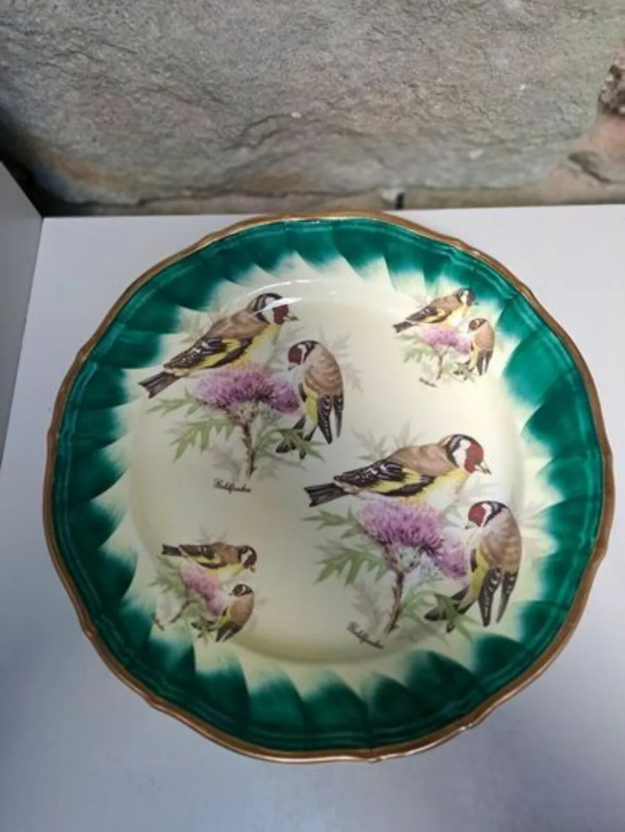 Royal Doulton 1992 goldfinches plate - Image 1