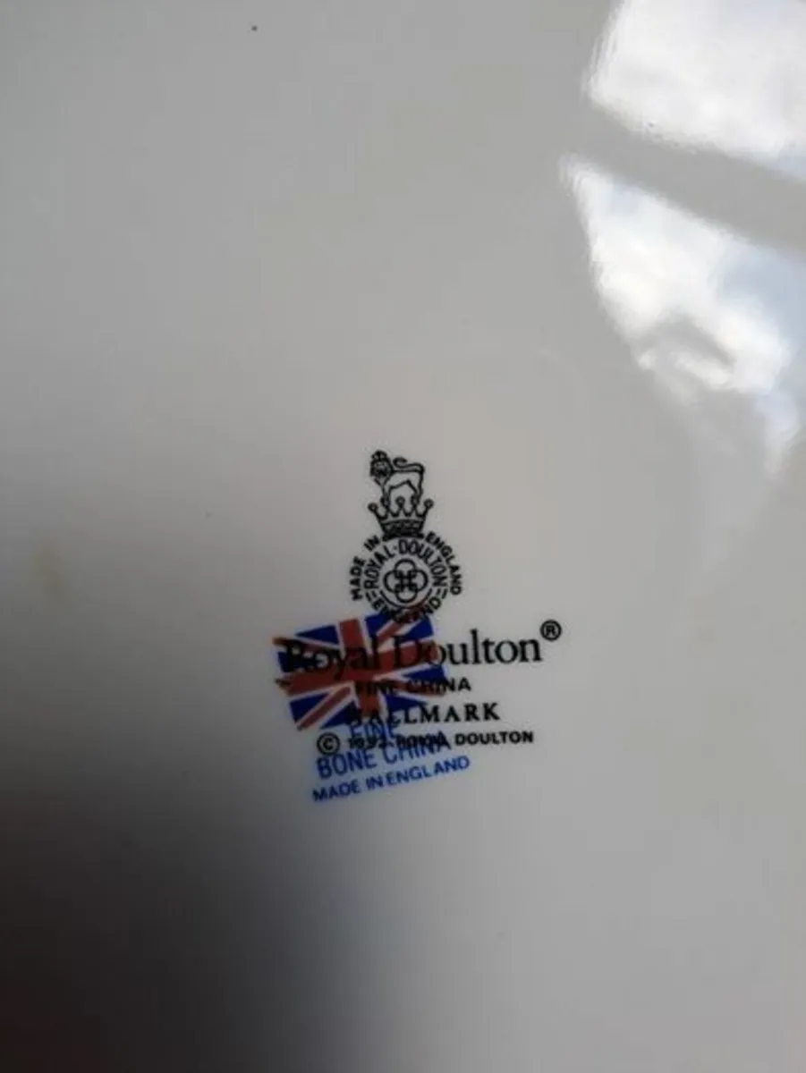 Royal Doulton 1992 goldfinches plate - Image 4