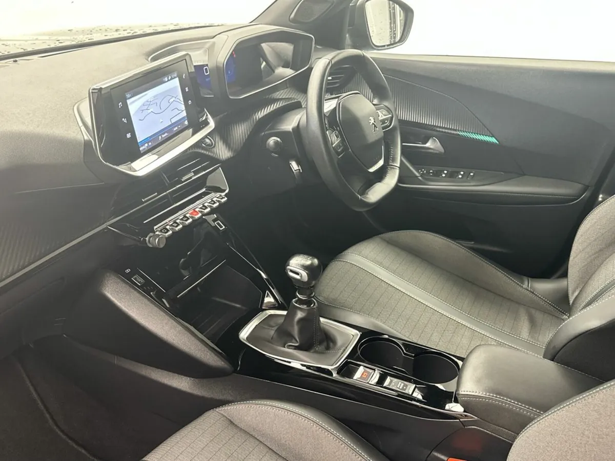 Peugeot 2008 1.2 ALLURE *FREE HAMPER* €85 P/W - Image 4
