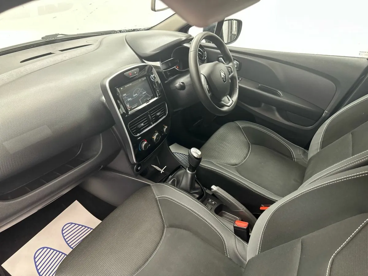 Renault Clio 1.0 DYN NAV *FREE HAMPER* €65 P/W 4YR - Image 4