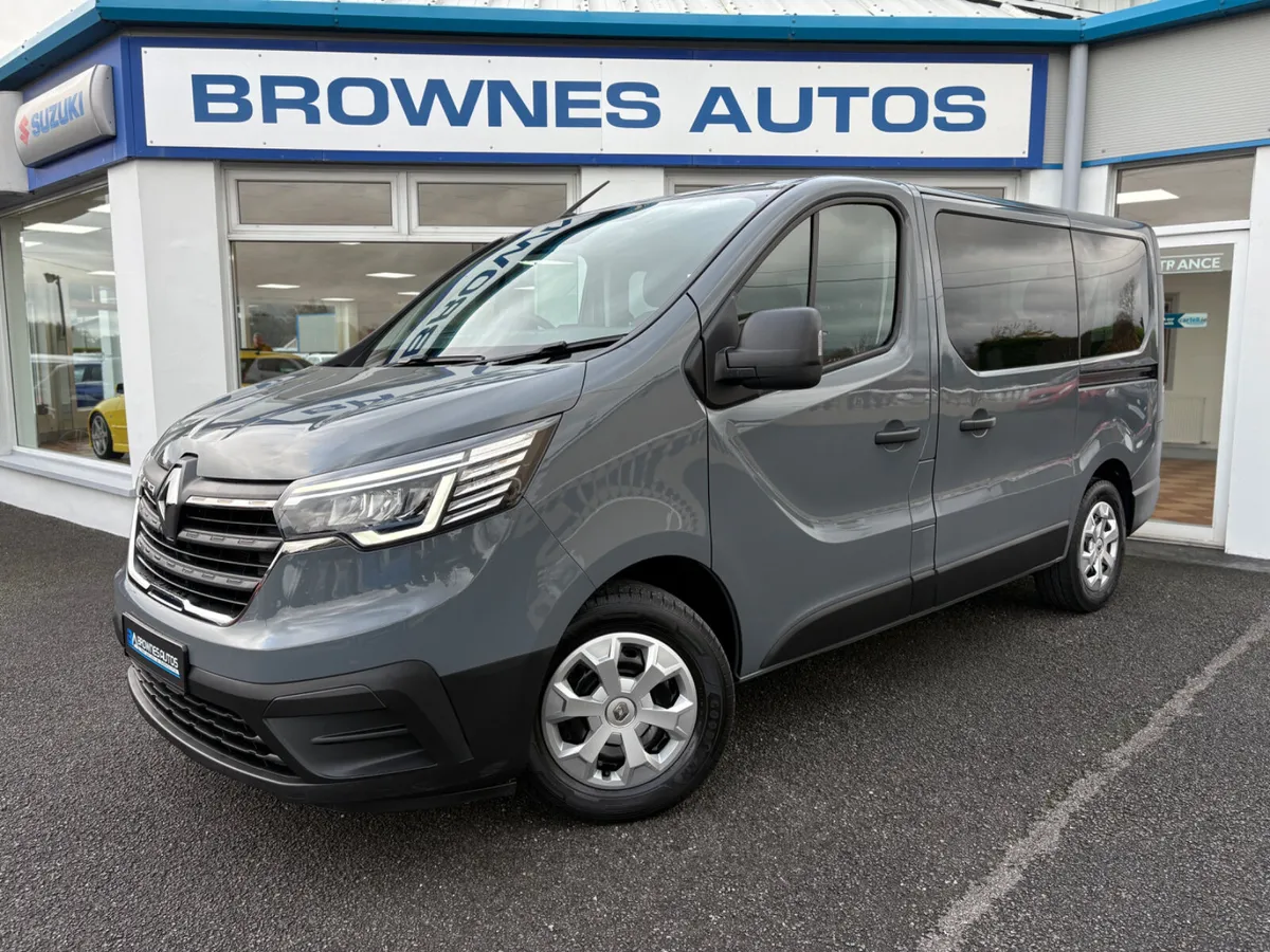 2022 Renault Trafic Business 9 Seater 2.0L - Image 1