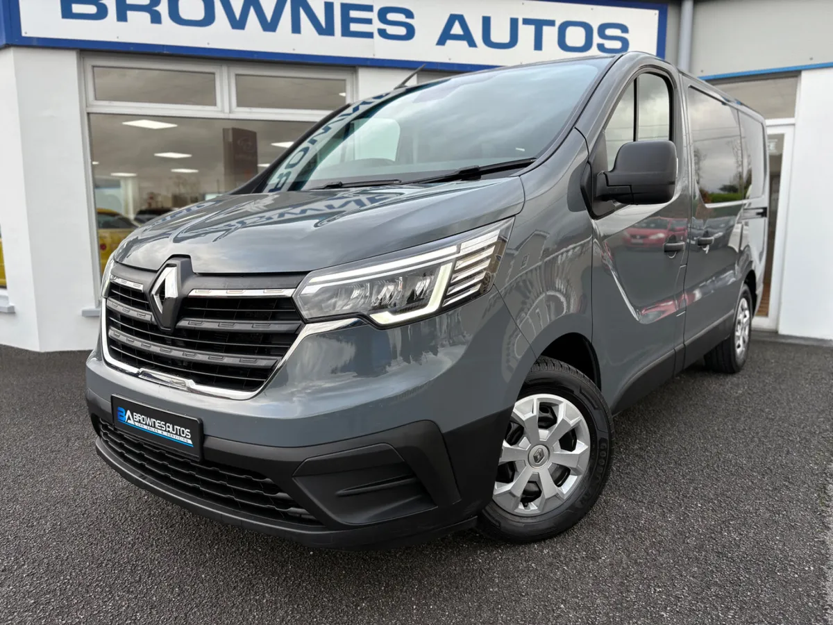 2022 Renault Trafic Business 9 Seater 2.0L - Image 2