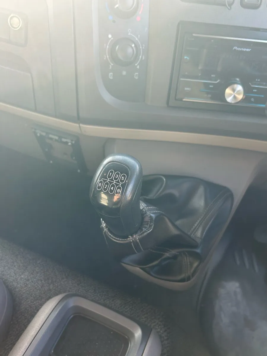 DAF 14ton box body - Image 4