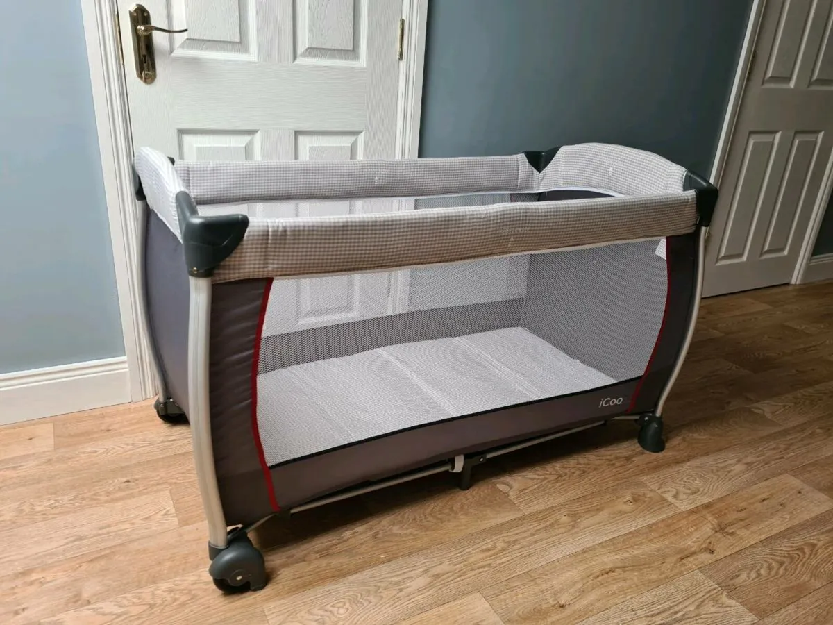 iCoo Travel Cot - Image 1