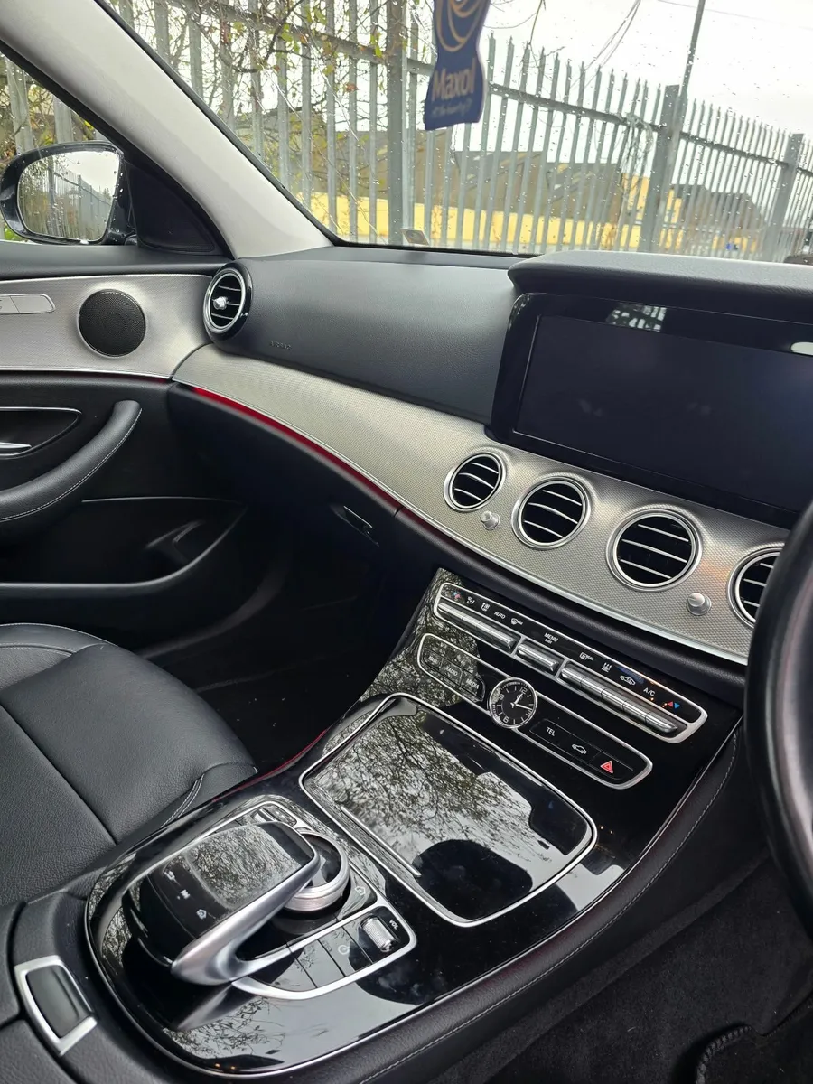 Mercedes-Benz E-Class 2017 - Image 4
