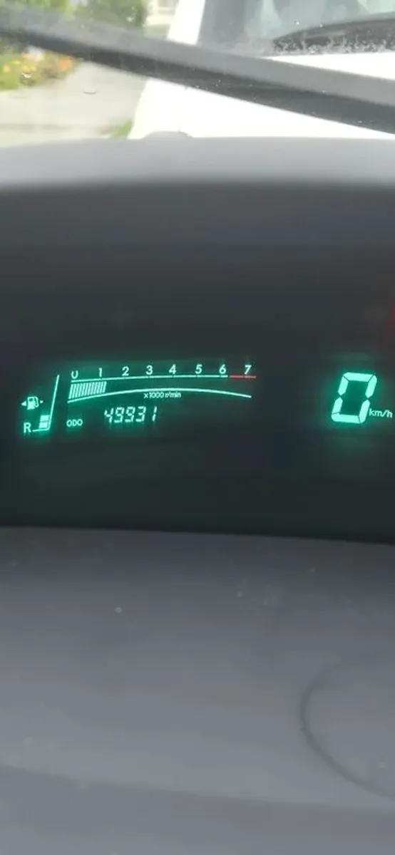 2006 Toyota Yaris - Image 2