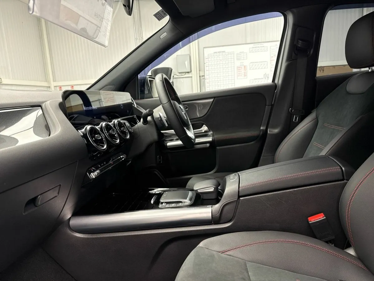 Mercedes-Benz GLA 180D AMG LINE *FREE HAMPER* €155 - Image 2
