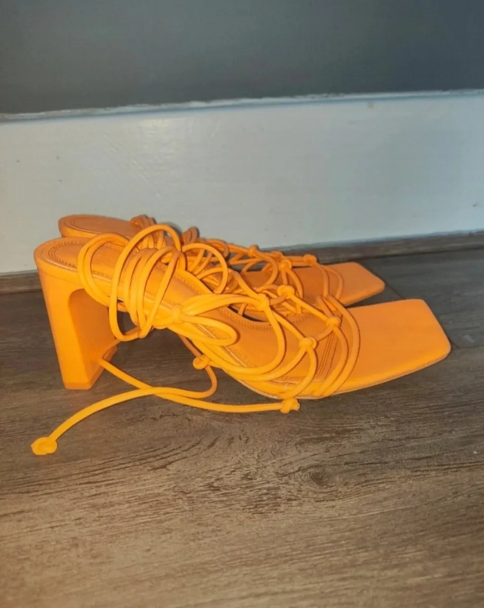 Shoes heels - Image 2