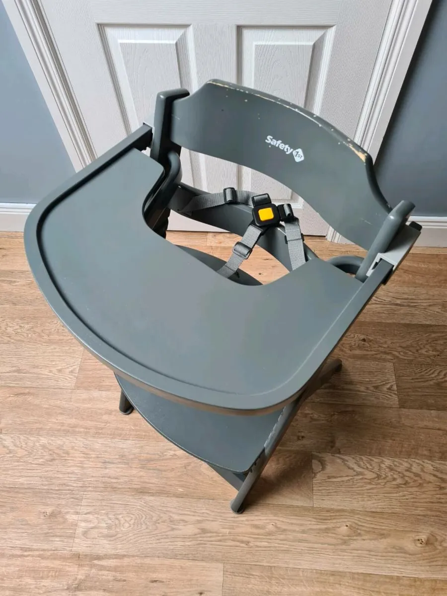 Safety First Wooden High Chair - Image 2