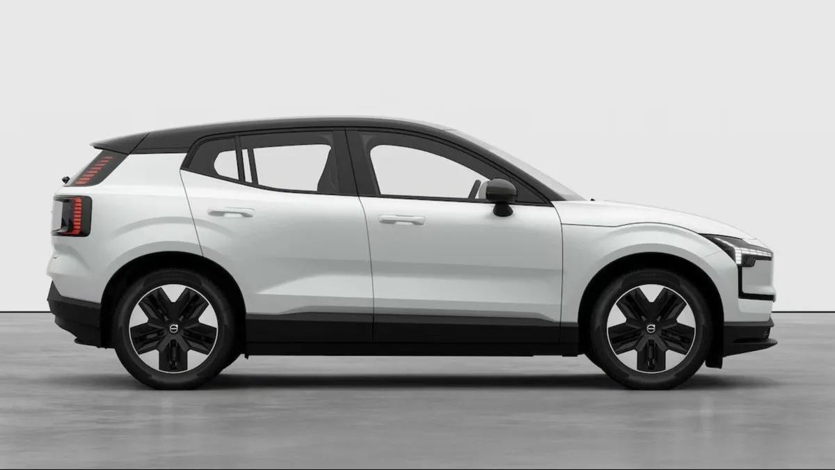 Volvo EX30 PLUS *0% APR* €75 P/W ON PCP - Image 4