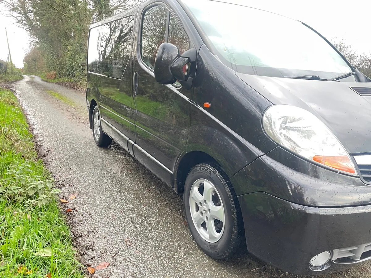 Vauxhall Vivaro Renault Trafic - Image 3