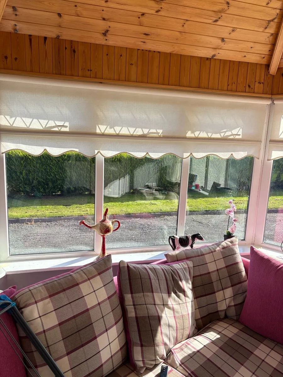 Blinds conservatory and living room - Image 2