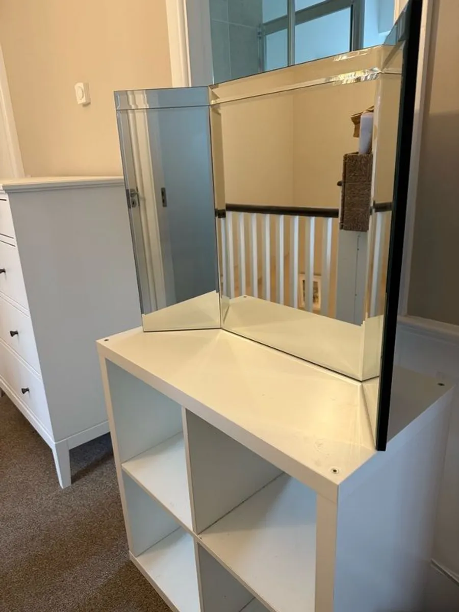 Vanity Mirror Bifold - Image 4