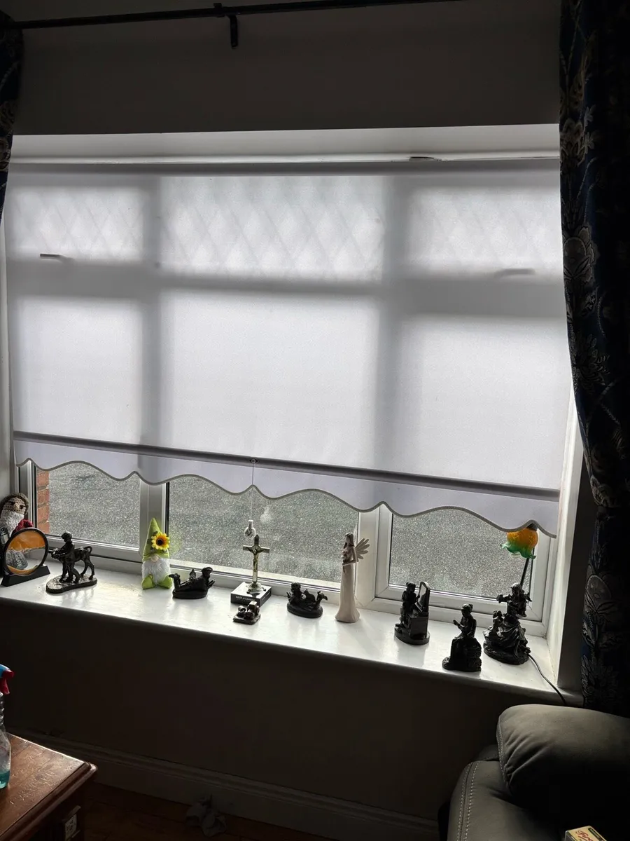 Sitting room blind in perfect condition - Image 1