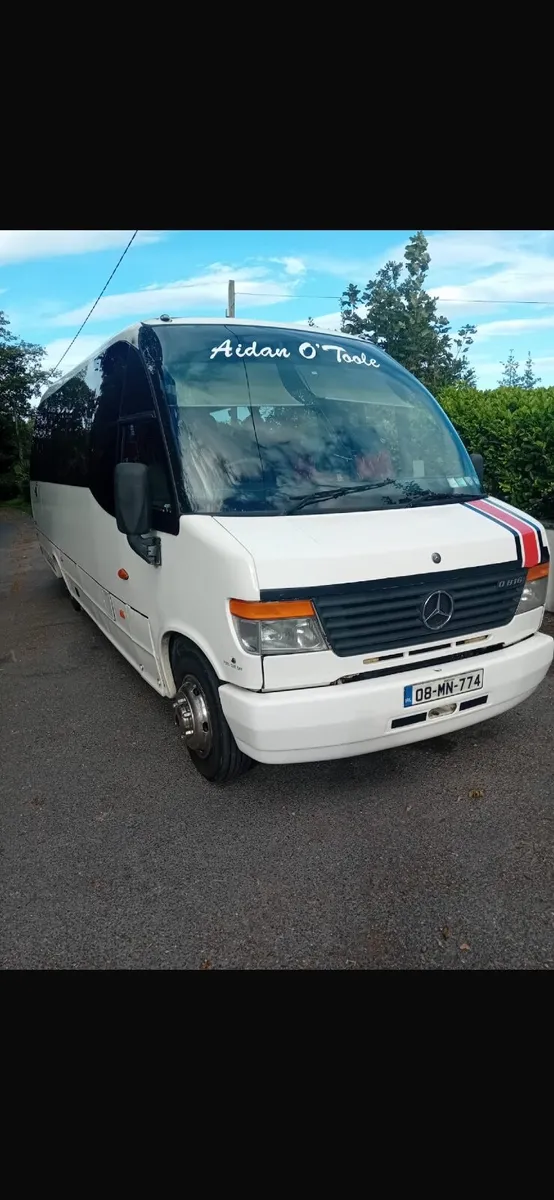 Mercedes-Benz Wing 2008 - Image 1