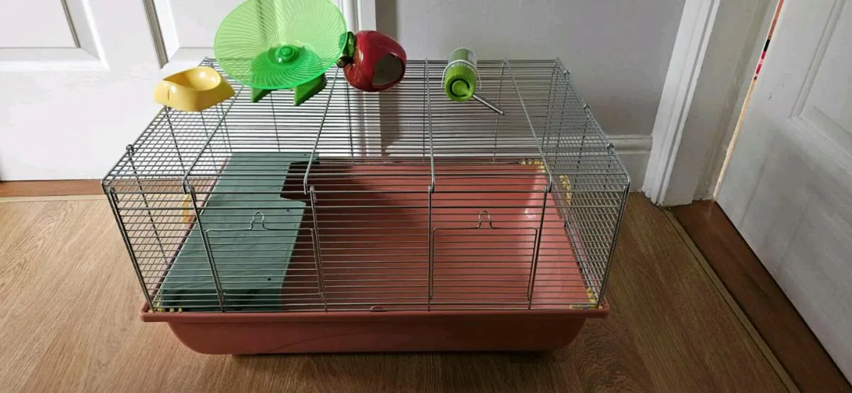 Hamster cage and accessories - Image 2