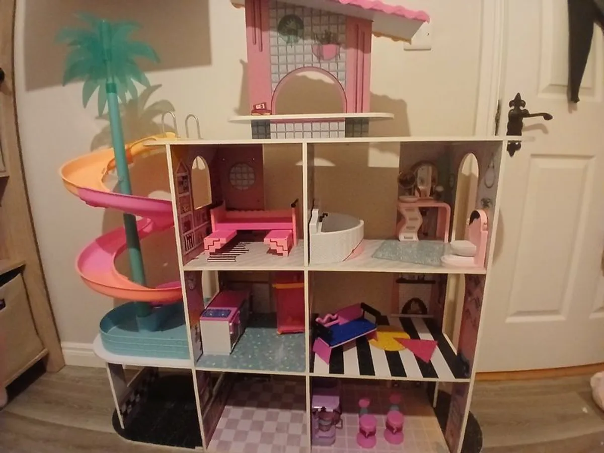 Lol house of surprizes - Image 2