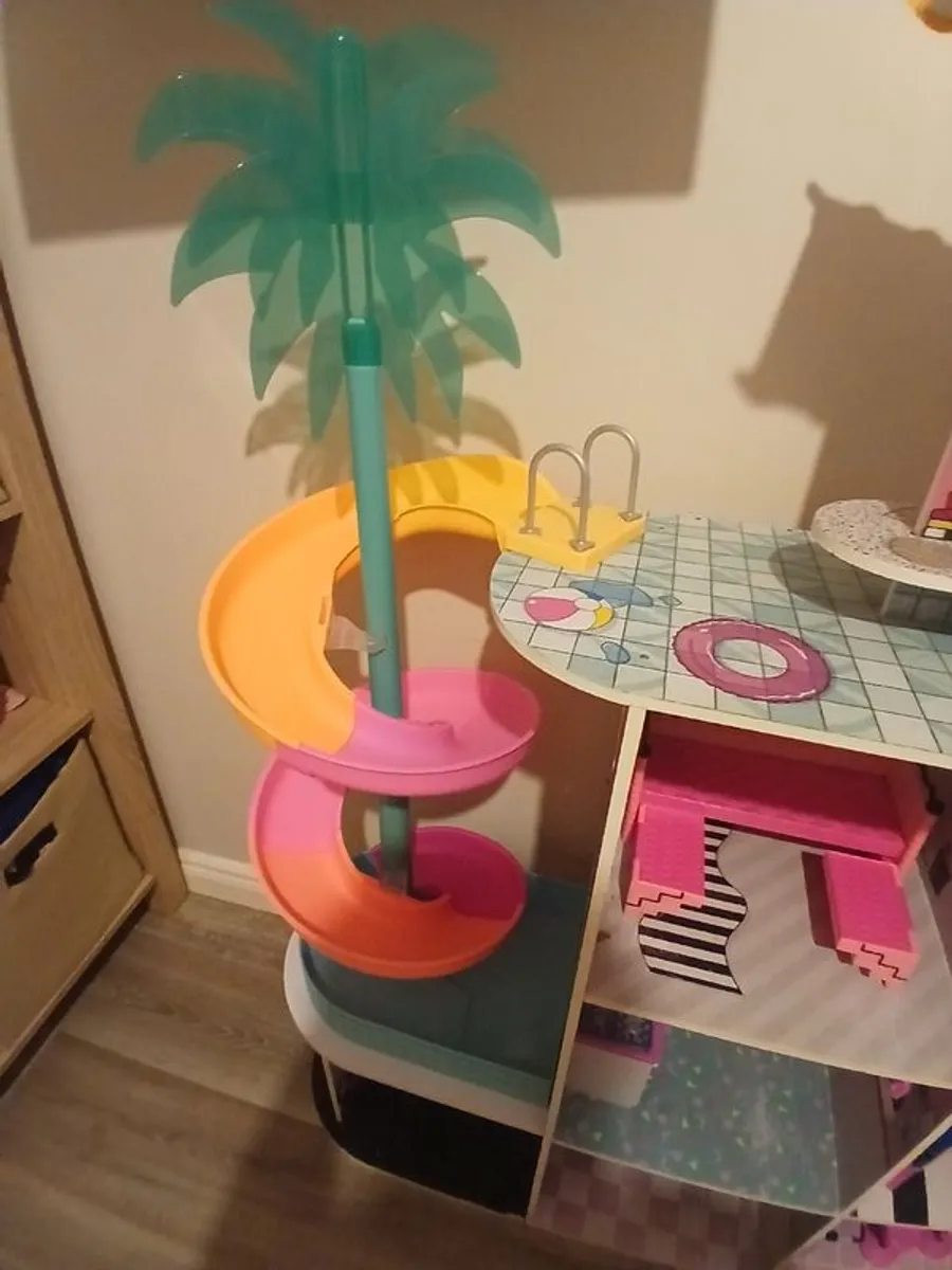 Lol house of surprizes - Image 3