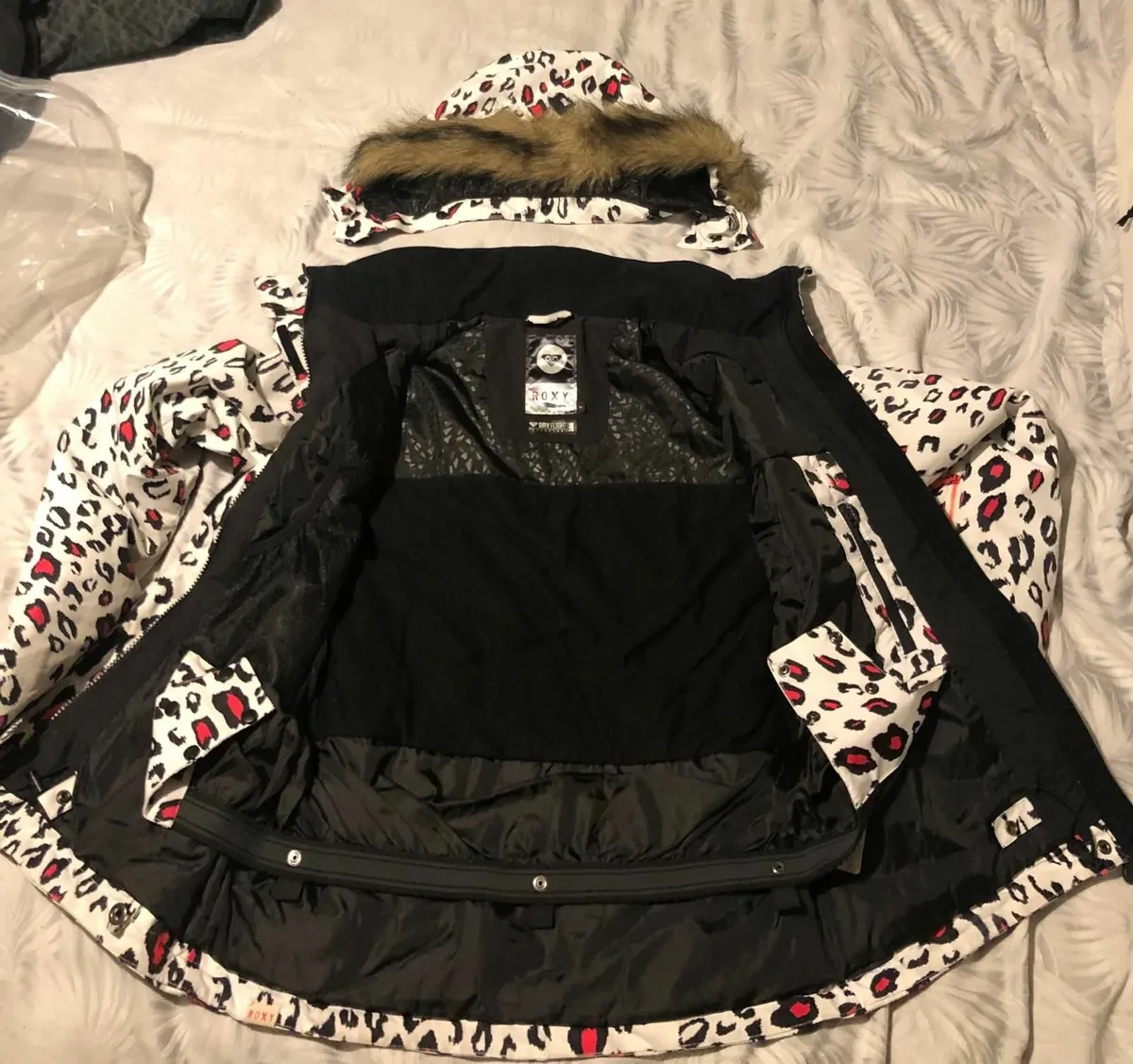 Ski Jacket and Salopettes - Youth - Image 4