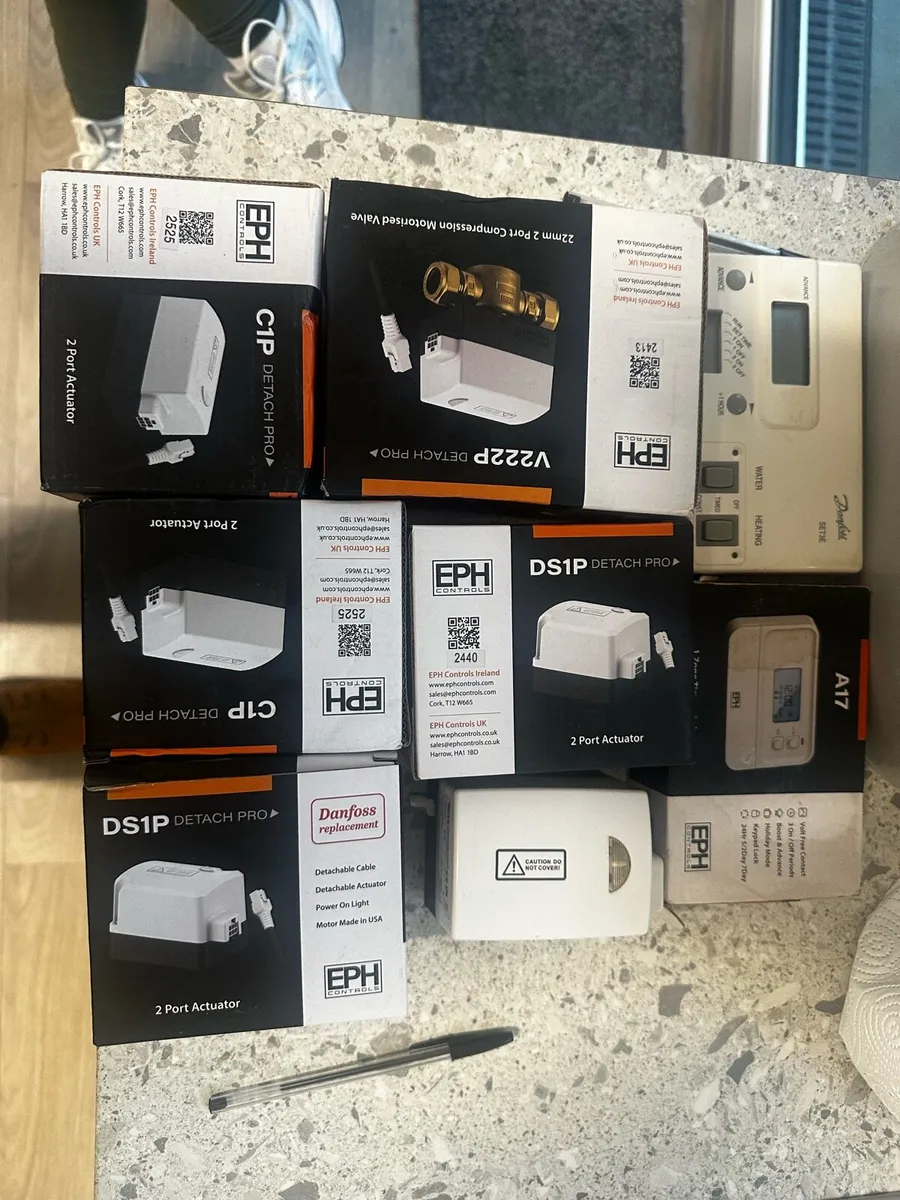 Plumbing parts - Image 1