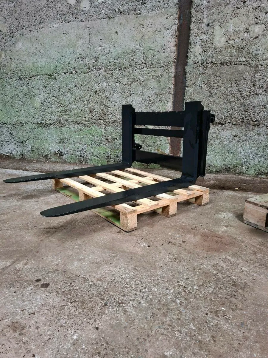 Pinnacle Fabrication Pallet Forks - Image 1