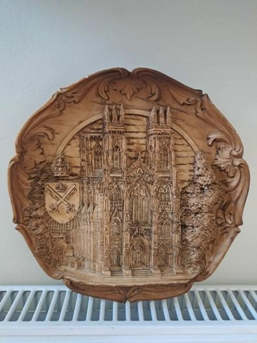 Vintage wooden plaque York Minster - Image 1