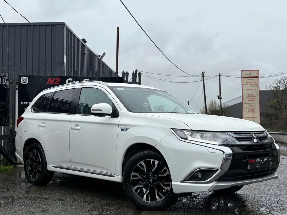 171 Outlander Plug in hybrid, LOW MILES, NEW NCT - Image 3