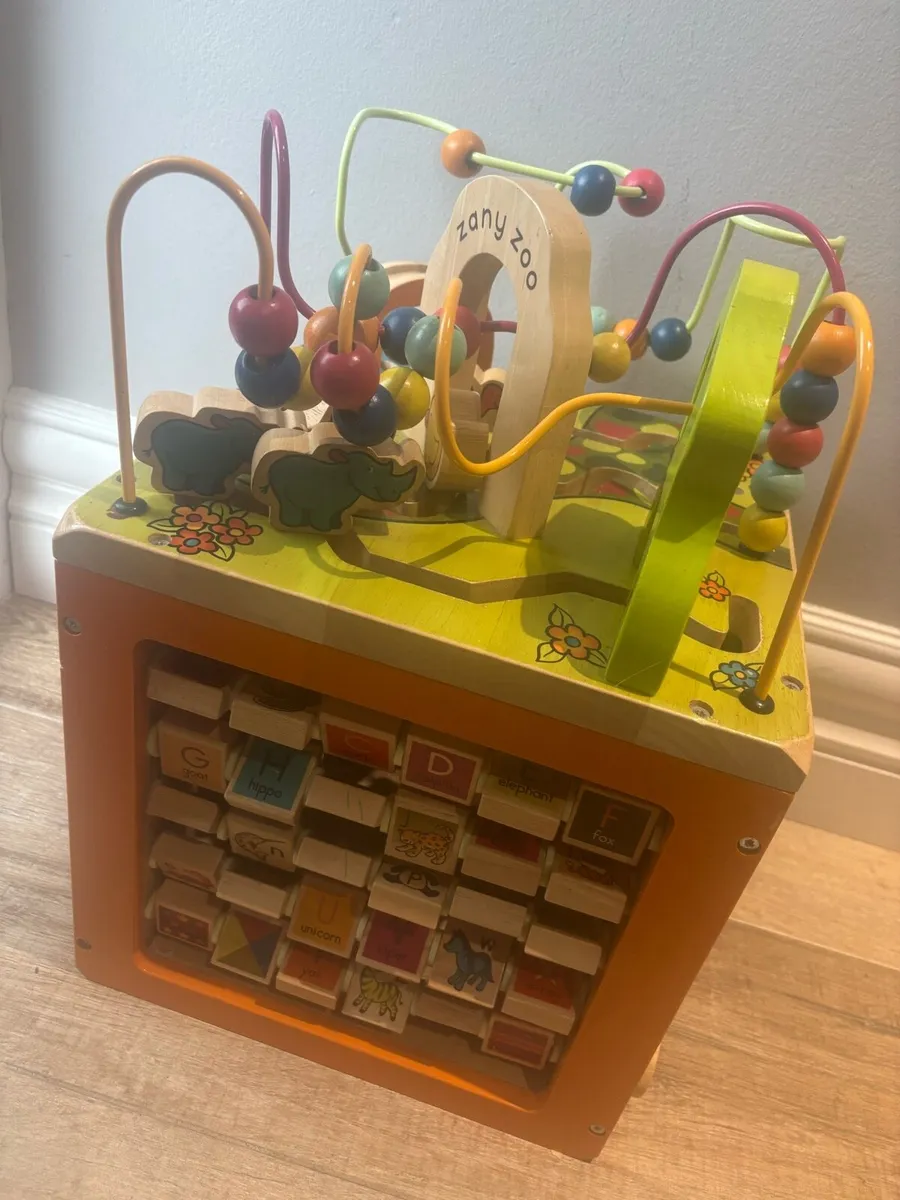 Zany zoo activity cube - Image 1