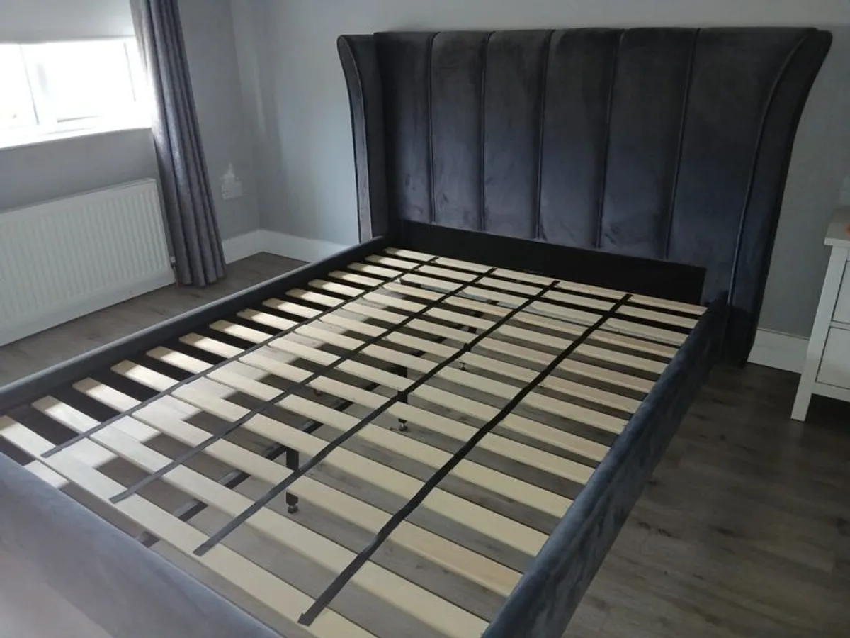 king size bed - Image 1