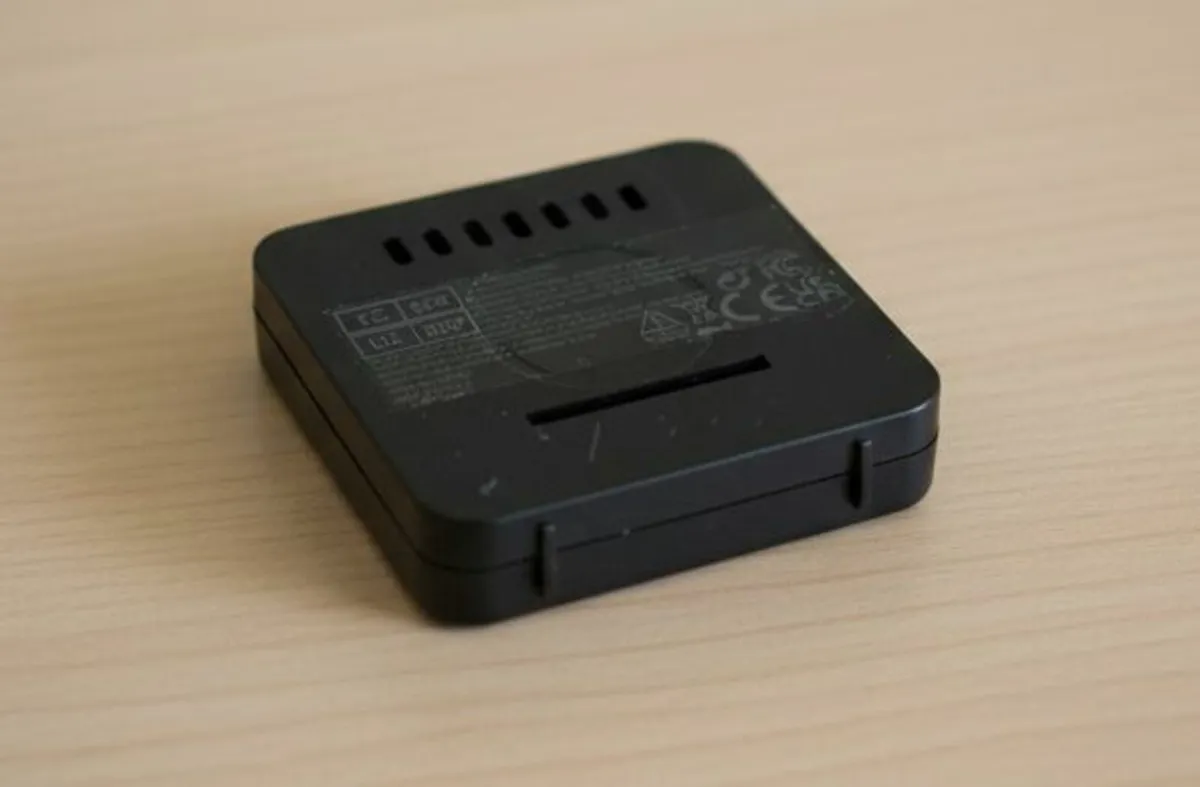 Compact Digital Thermometer with Humidity Display - Image 3