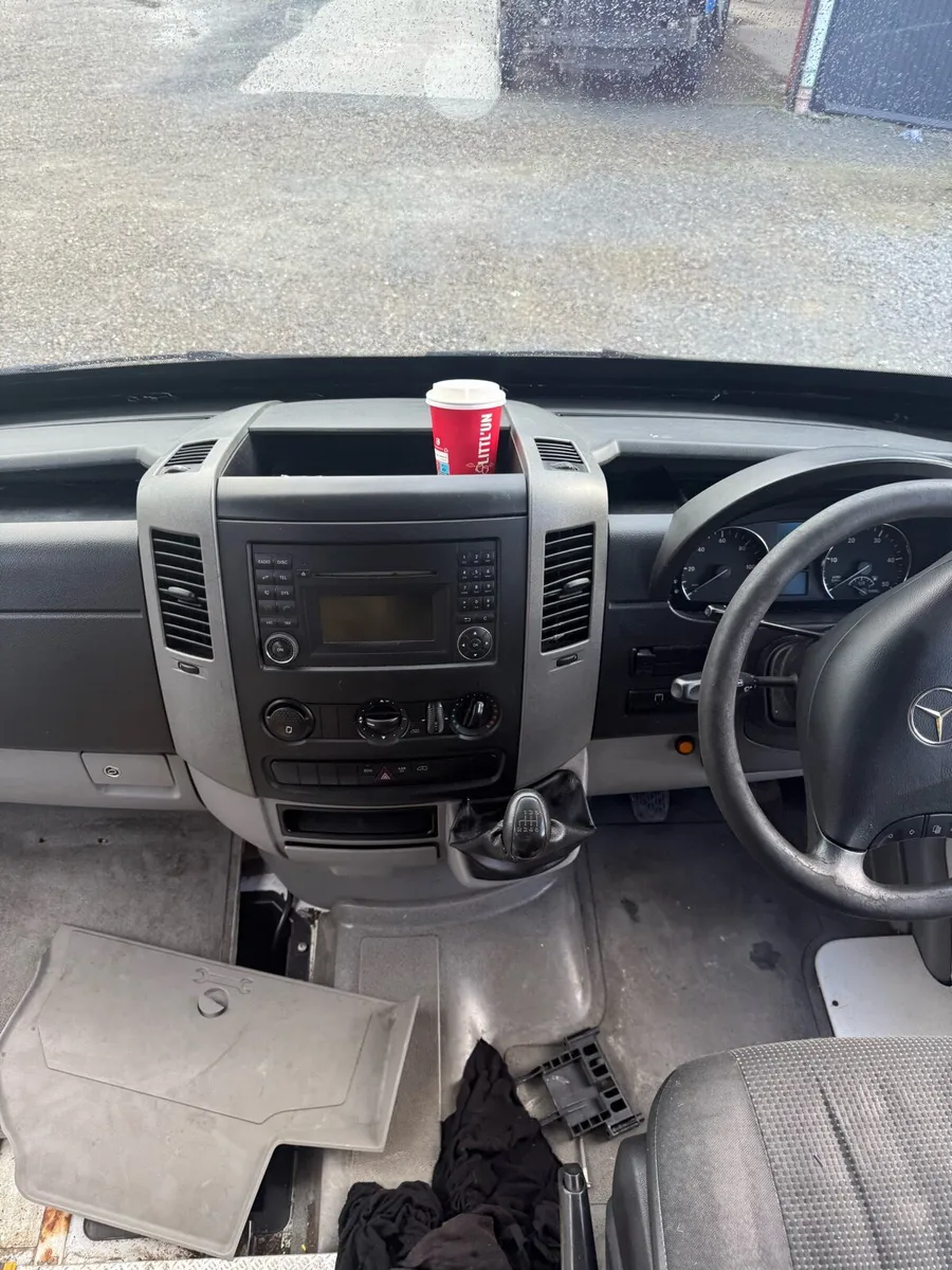 Buses & coaches - Image 4