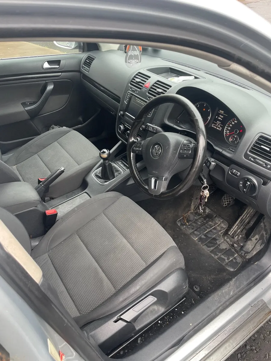 Volkswagen Jetta 2010 - Image 3