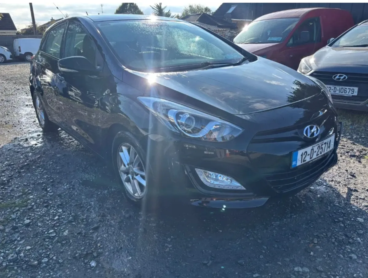 2012 Hyundai i30 1.6 Diesel driving - Image 1