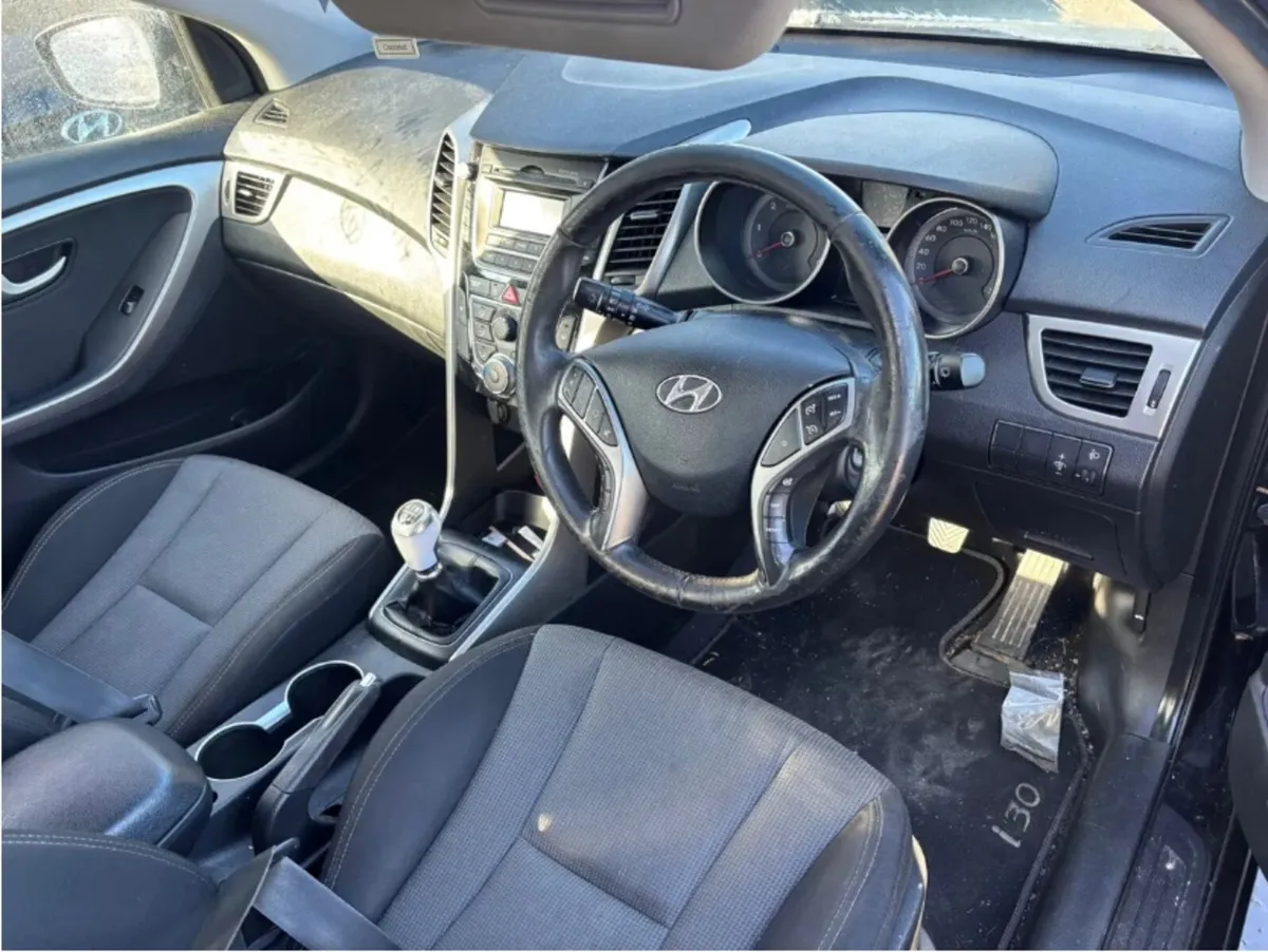 2012 Hyundai i30 1.6 Diesel driving - Image 4