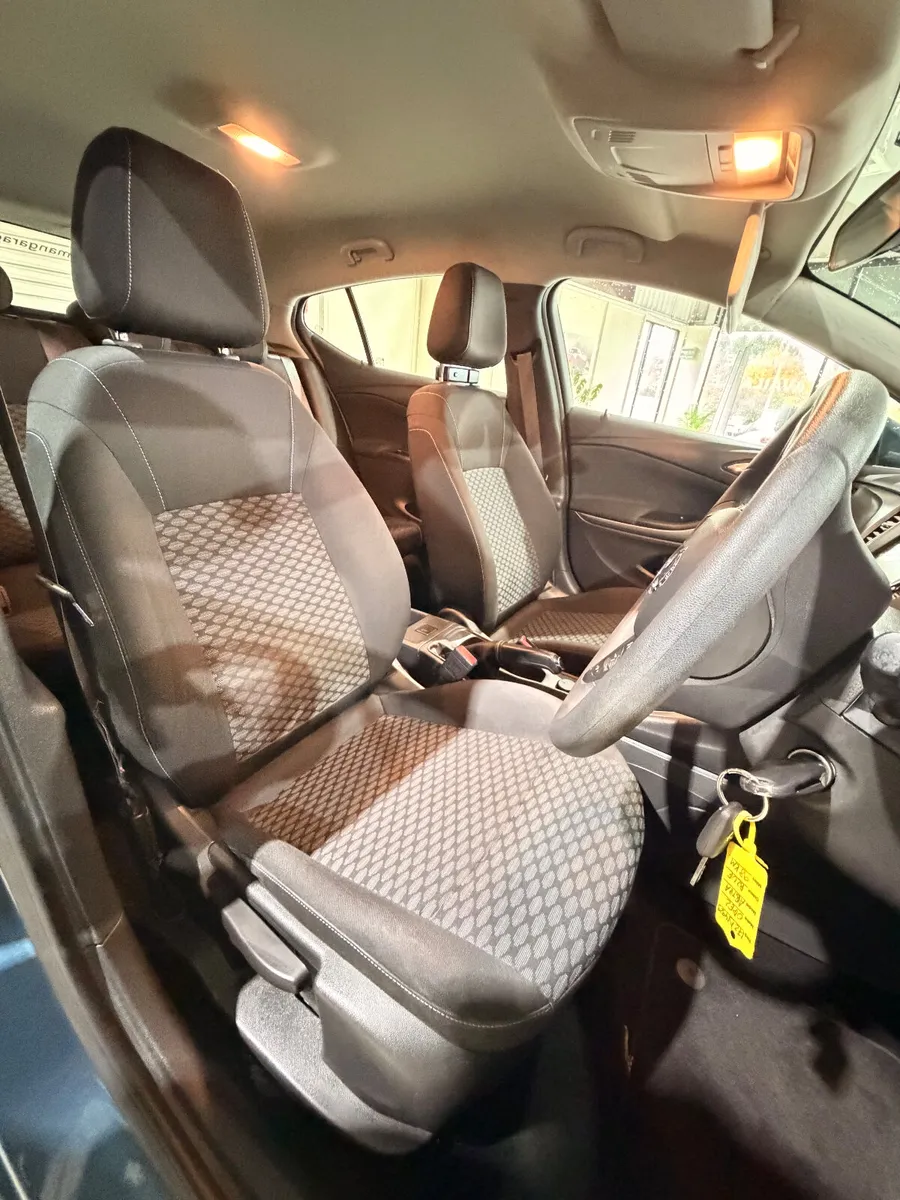 Opel Astra 2017 1.4 petrol - Image 3