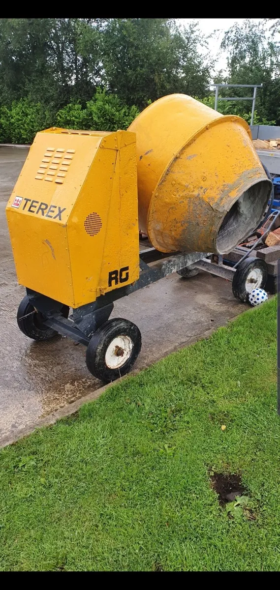 Cement mixer - Image 1